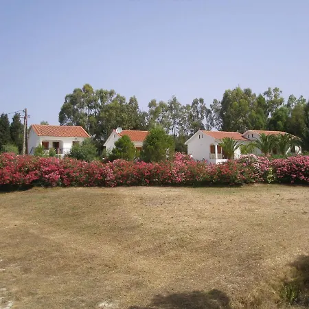 Nerissa 2, Two Bedroom House With Sea View 度假居