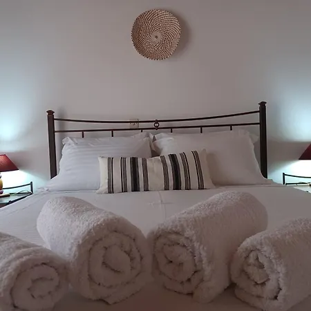 Nerissa 2, Two Bedroom House With Sea View *