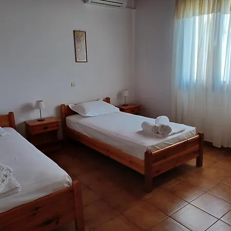 Nerissa 2, Two Bedroom House With Sea View