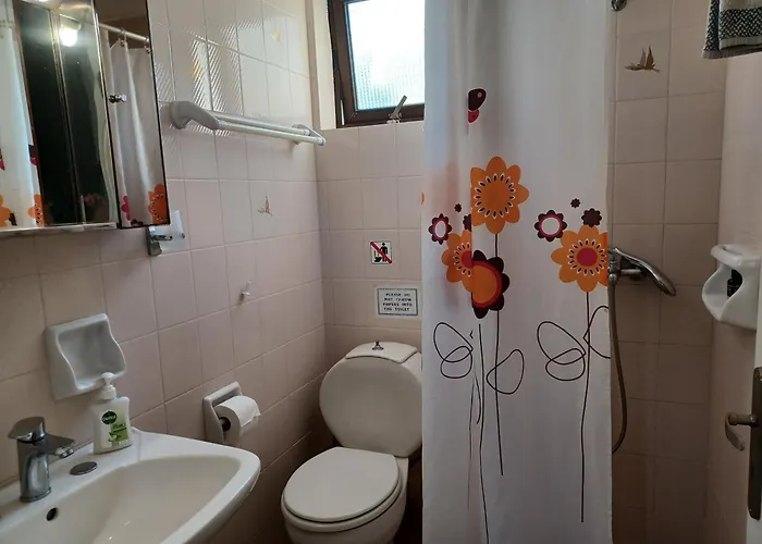 Nerissa 2, Two Bedroom House With Sea View