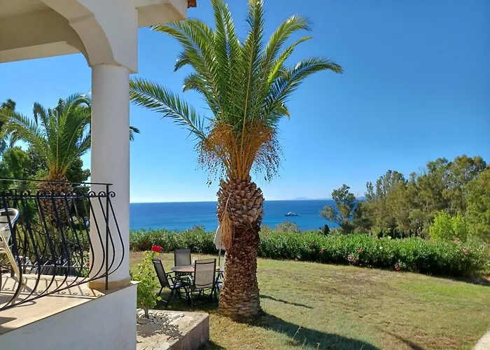 Semesterbostad Nerissa 2, Two Bedroom House With Sea View *
