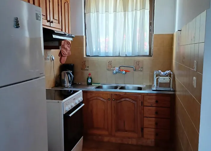 Semesterbostad Nerissa 2, Two Bedroom House With Sea View