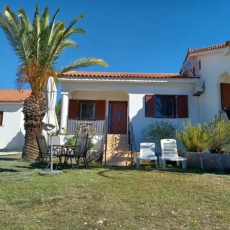 Nerissa 2, Two Bedroom With Amazing Sea View *